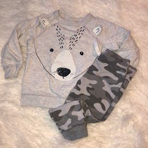 Carter's Matching Sets - Carter’s 2 piece outfit. Size 2T Carter's Matching Sets - Carter’s 2 piece outfit. Size 2T